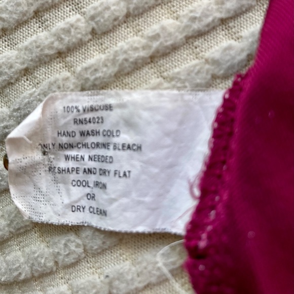 Banana Republic deep magenta silky soft viscose sleeveless top with cowl neck - Picture 5 of 5